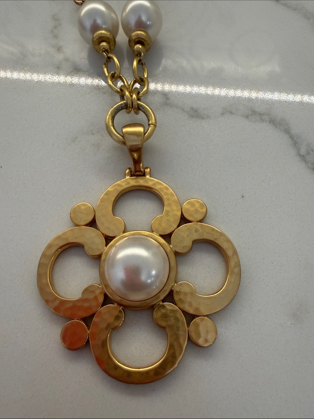 EUC Gold Toned Brighton Contempo Cloverleaf Pendant Necklace and Earring Set - Picture 8 of 10